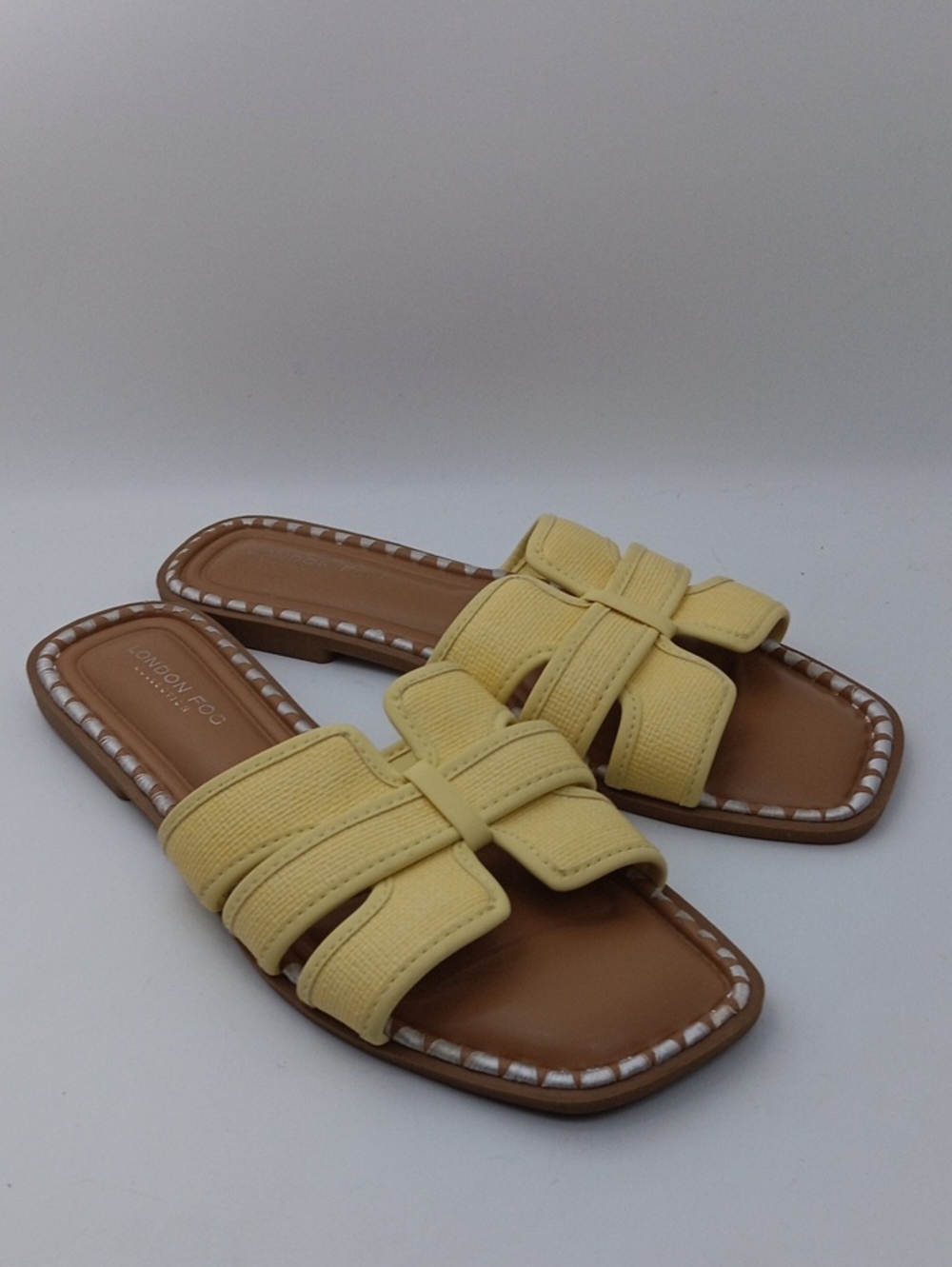 LONDON FOG PALE YELLOW STYLISH WOVEN SLIDE SANDALS WITH TAN SOLE SIZE 8